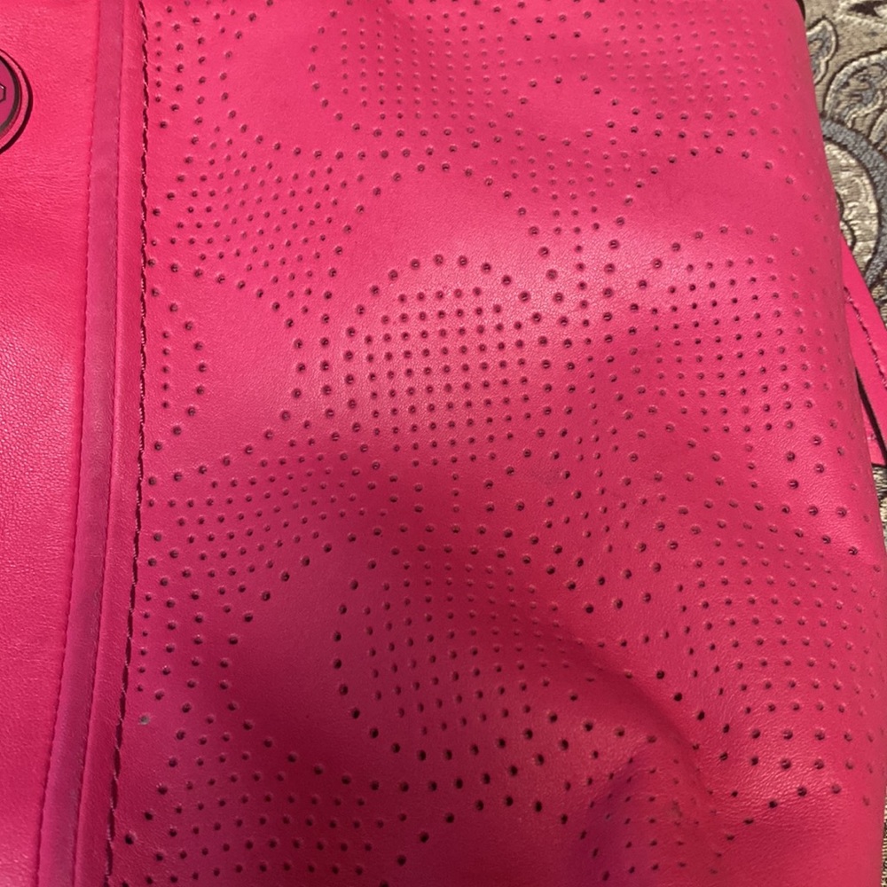 Hot pink coach purse - Picture 2 of 9